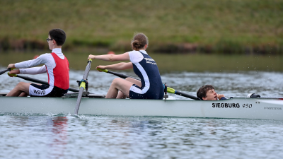 Kinder & Jugendliche im Boot